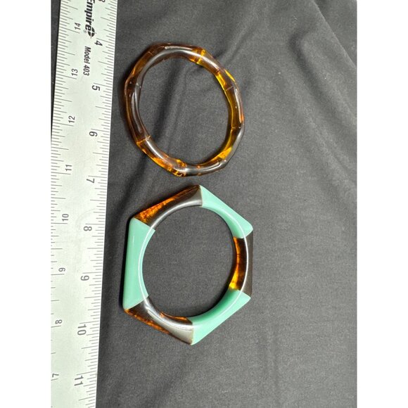 Set Of Two Vintage Resin Bangles Hexagon & Round Shape In Amber & Mint - Picture 2 of 3